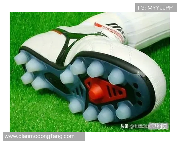 中国足球球星专用球鞋推荐与选择解析