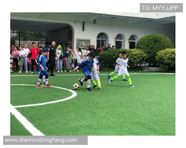 从街头小球员到足球巨星他们童年的梦想与坚持