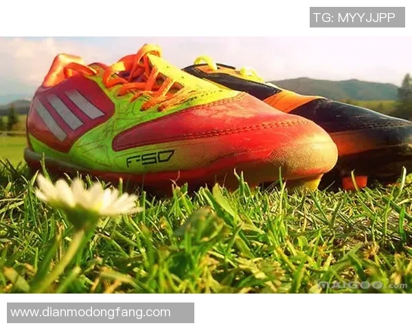 球星们最爱的足球鞋款式揭秘：各大球员偏爱品牌与设计分析