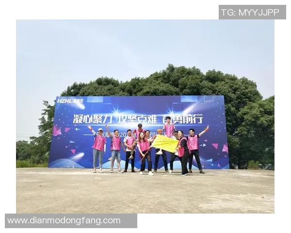 球星绕杆足球技巧解析：突破极限展现个人风采与团队配合的完美结合