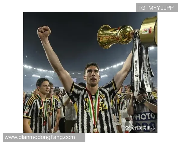 足球巨星退役后球技依旧闪耀展现绿茵岁月永不褪色风采