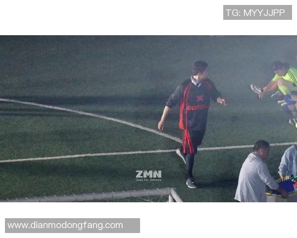 足球明星赛场呕吐瞬间集锦：运动压力与极限挑战的真实写照